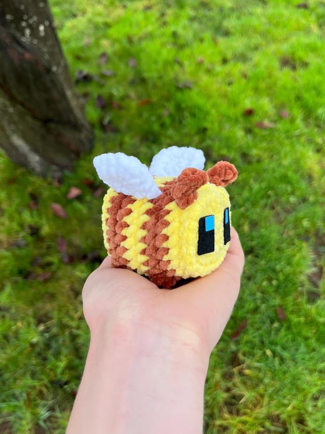 Bee plushie