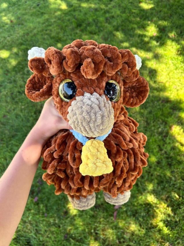 Highland cow plushie